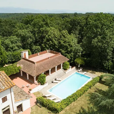 Villa Exclusive 1970s With Pool And Garden By Vacavilla *