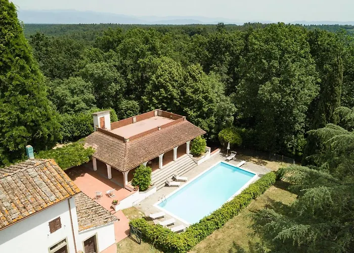 Villa Exclusive 1970s With Pool And Garden By Vacavilla *