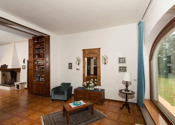 Exclusive 1970s With Pool And Garden By Vacavilla Montefalcone (Pisa)